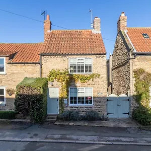 https://dene-cottage-welburn.yorkshirehotels.net